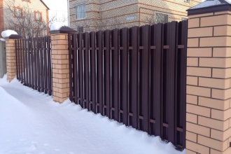 Забор из евроштакетника в шахматном порядке 30 метров фото в Бутово